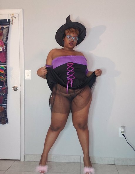 DivineJinn star adult archive