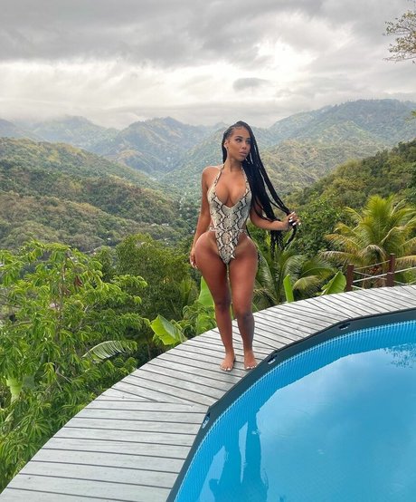 Kimbella Matos model porn photo