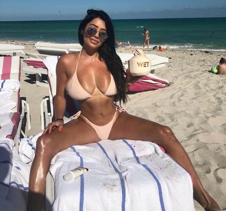 Aubrey Lynn Berg star hot pictures