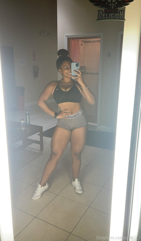 Julie Silver model porn img