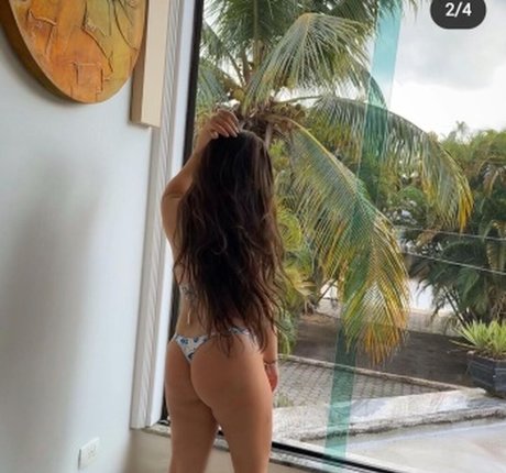 Heloisa Assis star art archive