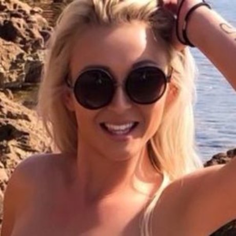 Annie buby perfect star photos