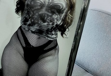 Crucifixkittie perfect model images