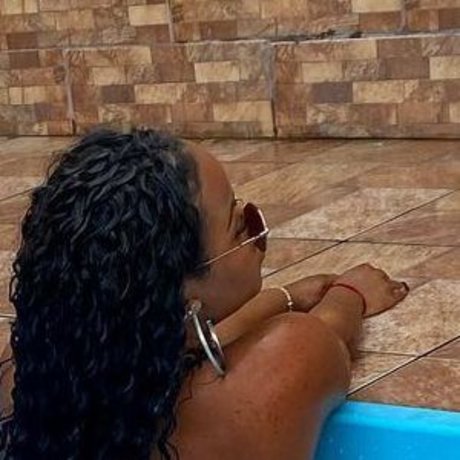 Debora Diassde_ sexy star photos