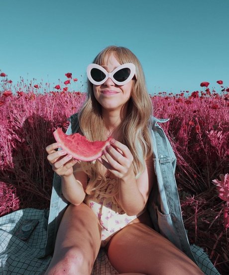 Musicalethan model nude archive