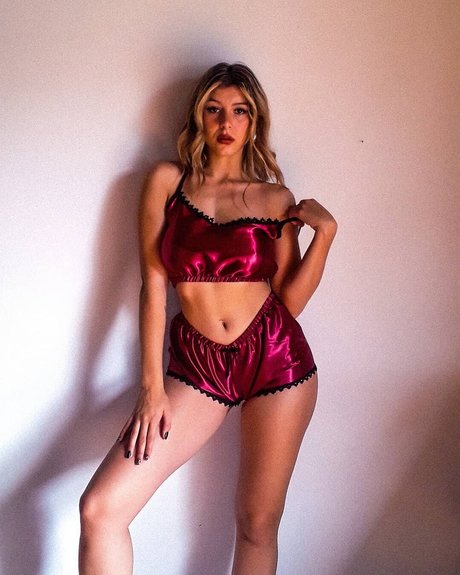 Abril Melnyk top star pic