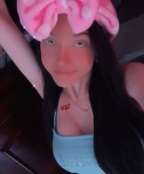 pixzn nude model image