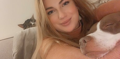 Pumasbutthole hot actress image