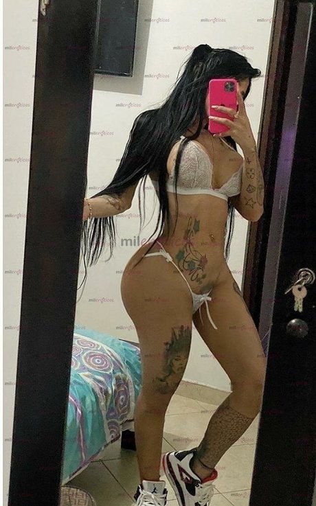 Laura Branyer star nude pic