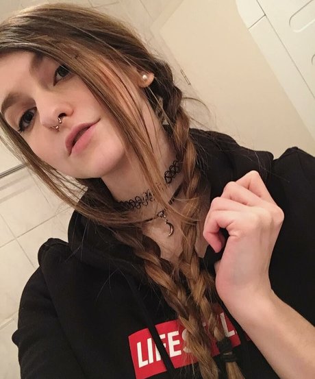 Lumenti pornstar erotic image