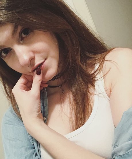 Lumenti erotic star img