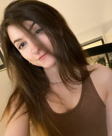 Lumenti model hot image