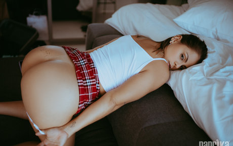 young onlyfans naked gallery