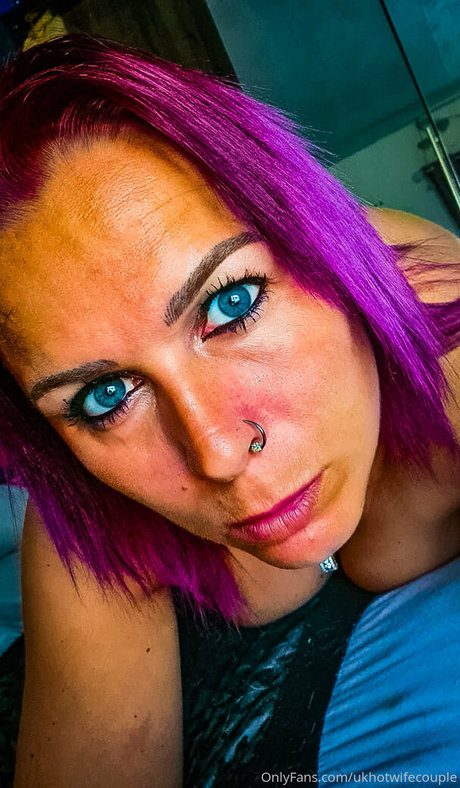 ukhotwife nudes star images