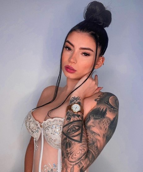 Alison Estrada nude star pic