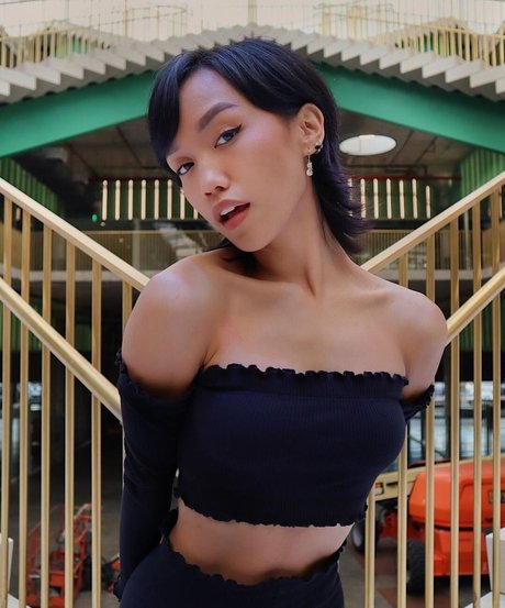 Tori Pareno pretty model gallery