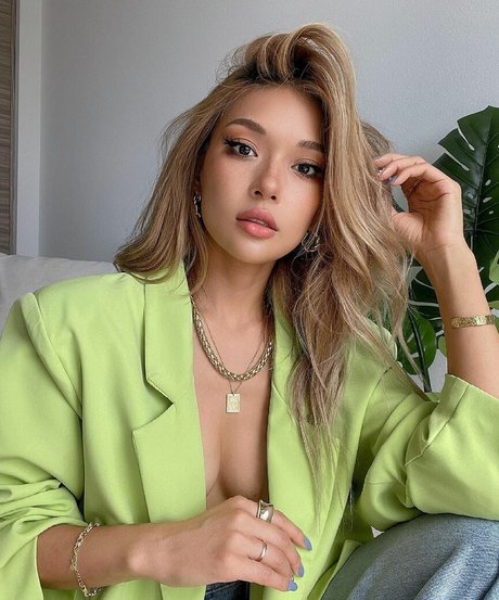 Sangyaychen sex star image