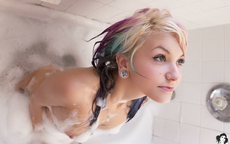 Circa sg nude actress pics