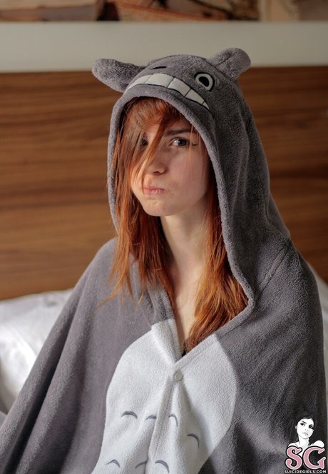 Elithes naked pornstar archive