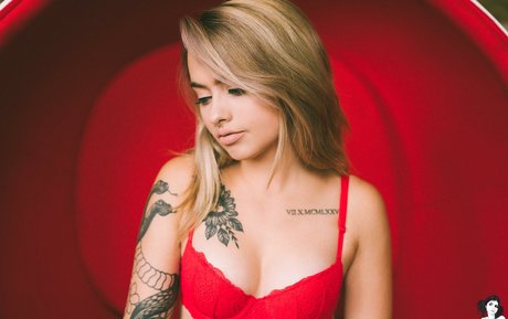 Vyne star nude galleries