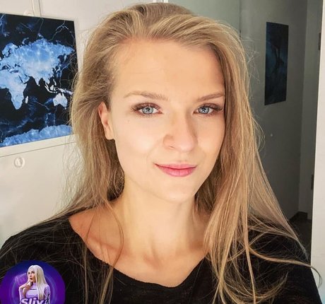 Sintica model hot archive