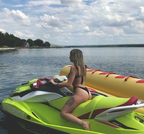 Kiwichka model beautiful pic