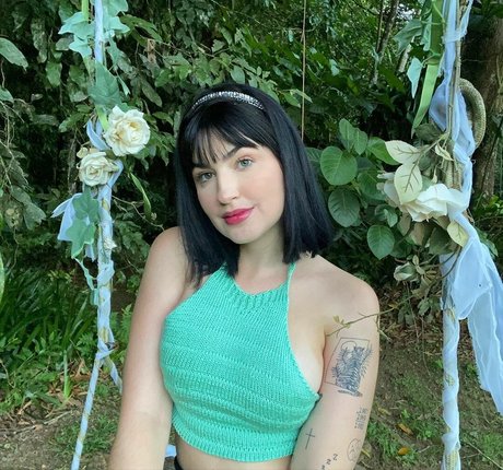 Bella Sant star high quality images