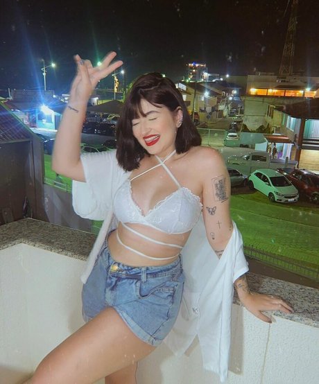 Bella Sant top model pics