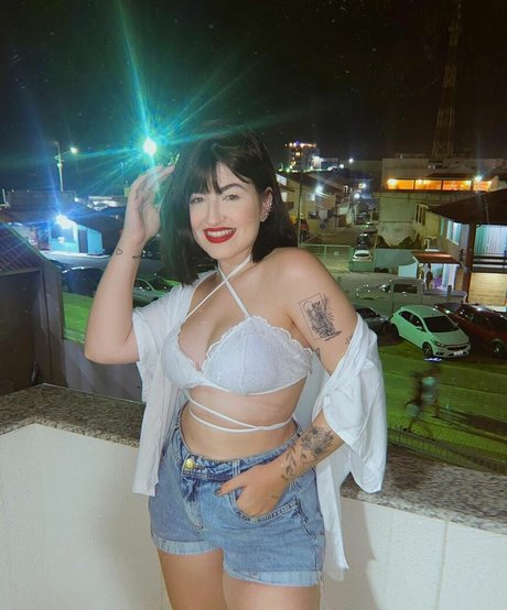 Bella Sant high quality pornstar pic