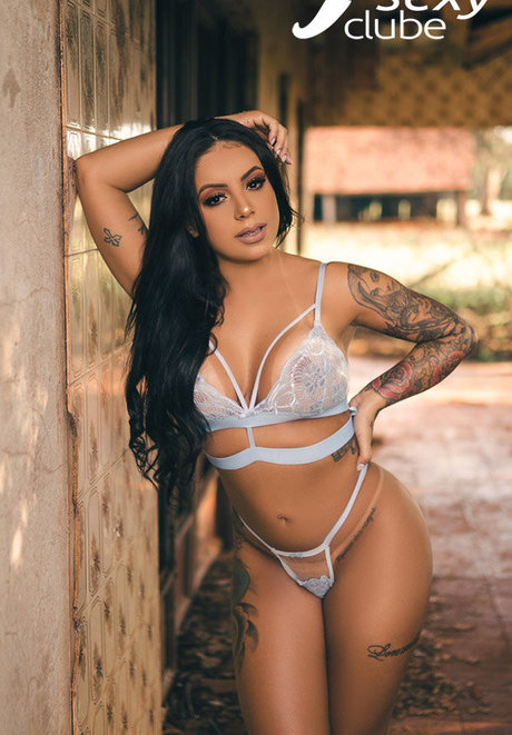 Vitoria Baroni hot model pic