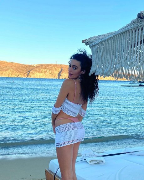 Liraz Nomdar sexy pornstar pictures