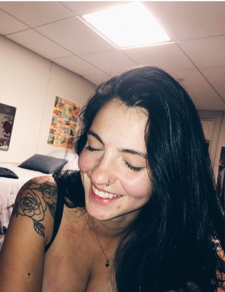 Noah Ivy naked model image