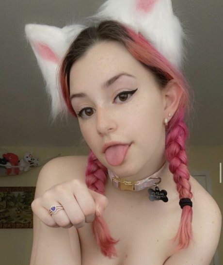 strawburrykitten free star pics