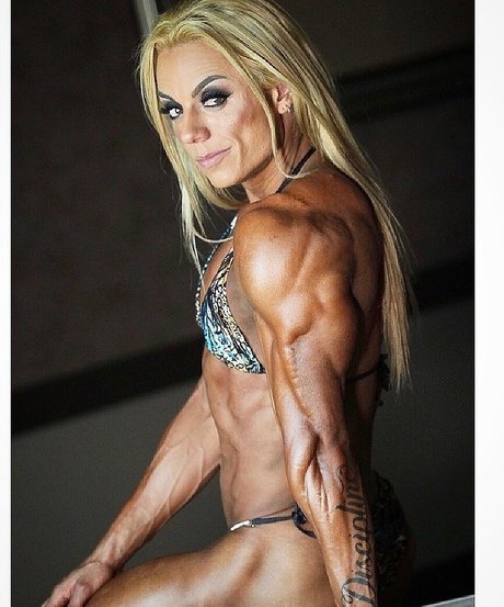 Amanda Machado model images