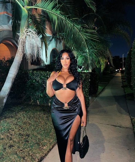 iLLi y xxx actress pic