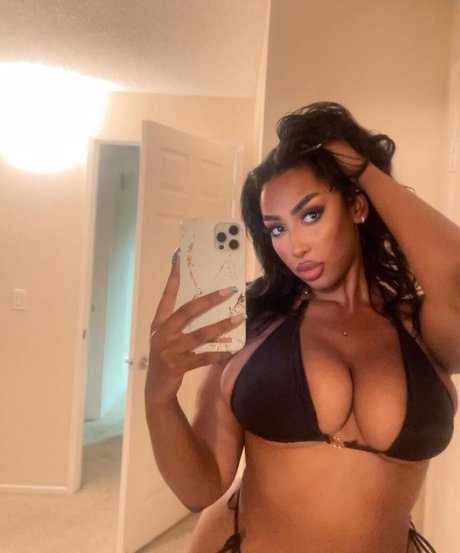 iLLi y naked pornstar gallery