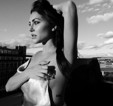 Cassie Scerbo model naked photo