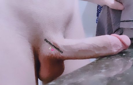 Princesa Alice model sexy pictures