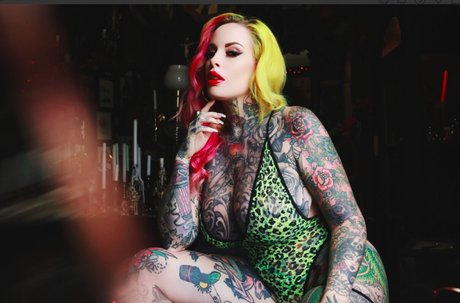 Kandyisbadass nudes model gallery