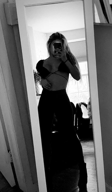 Juliana Sanchez model free photos