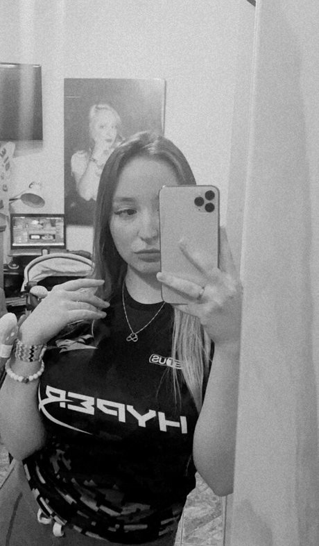 Bun1aca nude model photos