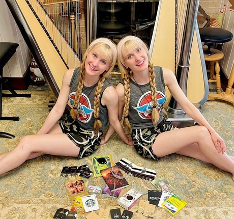 Camille And Kennerly pornstar exclusive photos