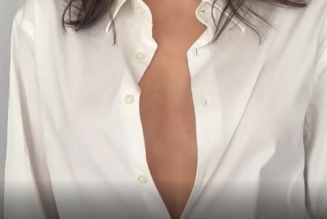 Abigail Klein model exclusive image