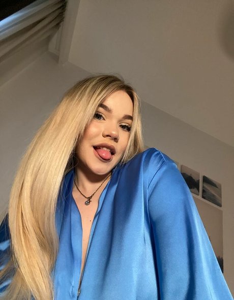 alicebrightt nude model image