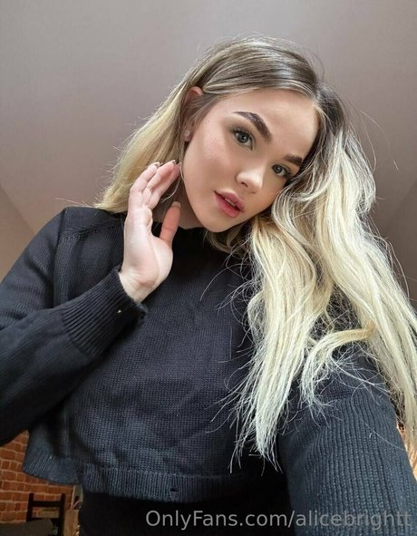 alicebrightt xxx actress photo