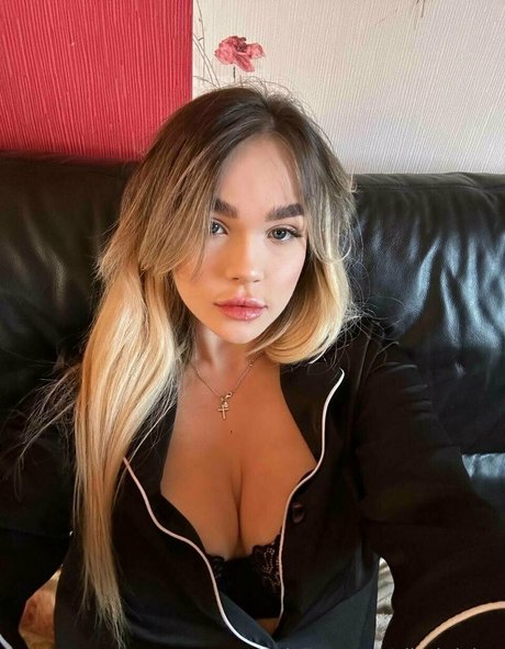 alicebrightt star erotic galleries