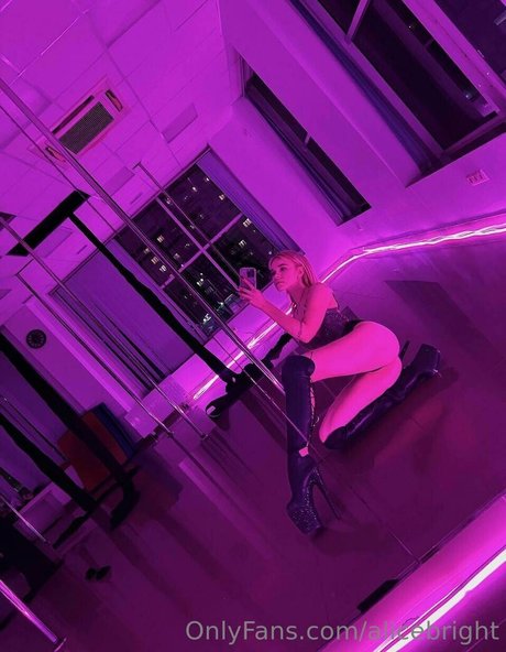 alicebrightt high quality actress pics