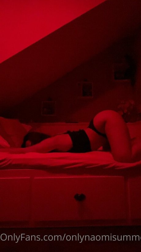 onlynaomisummers art actress pic