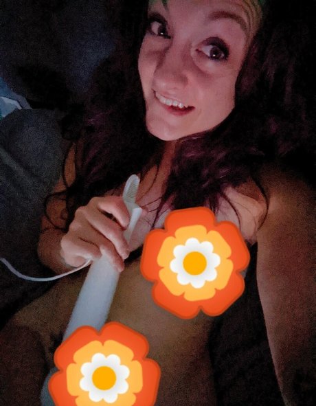 theradicalfox hot model image