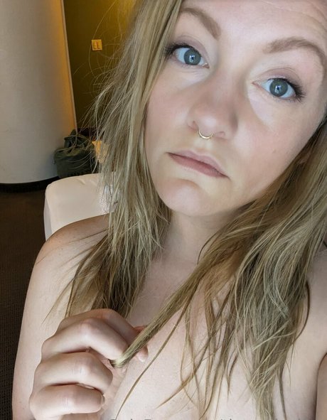 theradicalfox erotic model archive